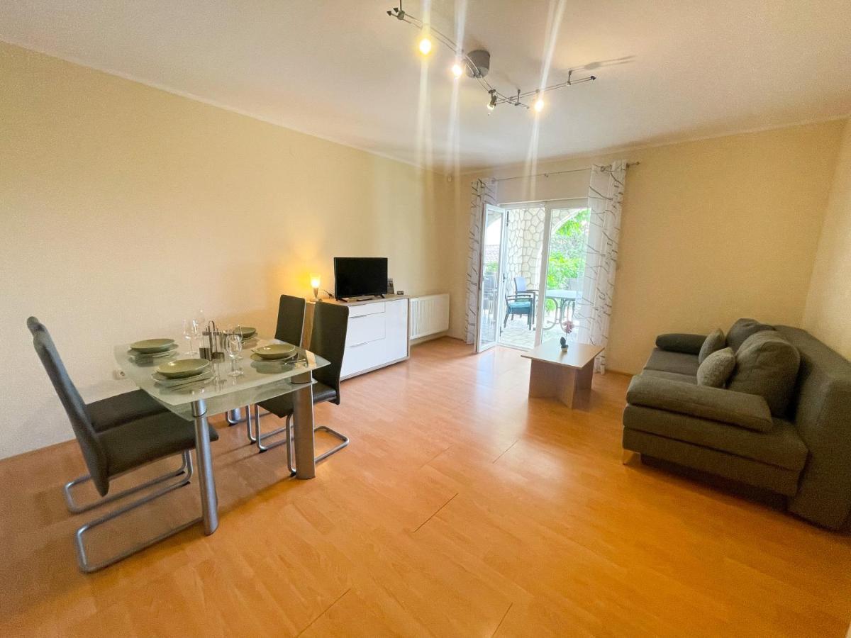 Apartments Sams Novi Vinodolski Zewnętrze zdjęcie